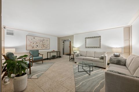 Tiny photo for 1585 Ridge Avenue #611, Evanston, IL 60201 (MLS # 12574276)