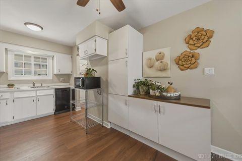 Tiny photo for 1601 Castbourne Court, Wheaton, IL 60189 (MLS # 12572774)