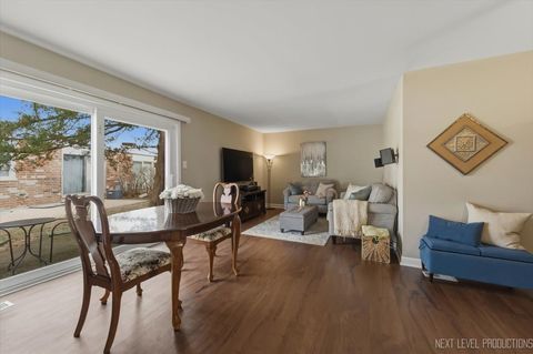 Tiny photo for 1601 Castbourne Court, Wheaton, IL 60189 (MLS # 12572774)