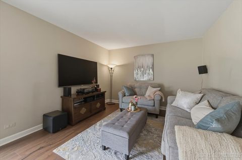 Tiny photo for 1601 Castbourne Court, Wheaton, IL 60189 (MLS # 12572774)