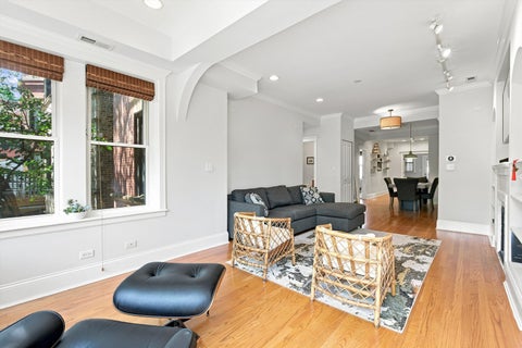 Tiny photo for 1330 W Bryn Mawr Avenue #2, Chicago, IL 60660 (MLS # 12736335)
