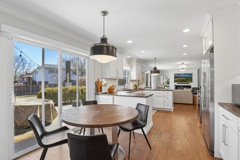 Tiny photo for 1285 Warwick Court, Deerfield, IL 60015 (MLS # 12490218)