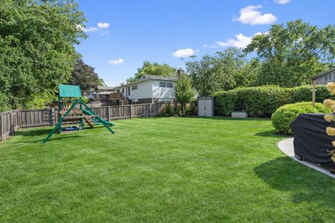 Tiny photo for 1285 Warwick Court, Deerfield, IL 60015 (MLS # 12490218)