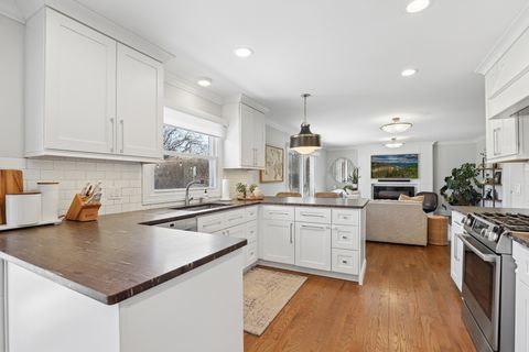 Tiny photo for 1285 Warwick Court, Deerfield, IL 60015 (MLS # 12490218)