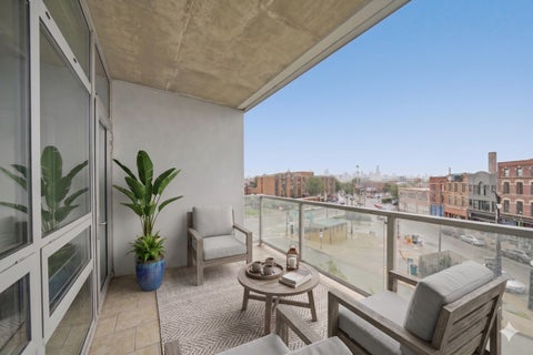 Tiny photo for 1610 W Fullerton Avenue #403, Chicago, IL 60614 (MLS # 12743486)
