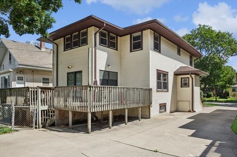 Tiny photo for 723 Wesley Avenue, Oak Park, IL 60304 (MLS # 12474236)