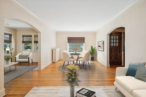 Tiny photo for 723 Wesley Avenue, Oak Park, IL 60304 (MLS # 12474236)