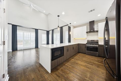 Tiny photo for 1600 N New England Avenue #4, Chicago, IL 60707 (MLS # 12431435)