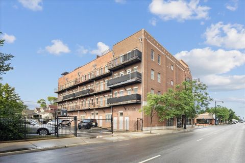 Tiny photo for 1600 N New England Avenue #4, Chicago, IL 60707 (MLS # 12431435)