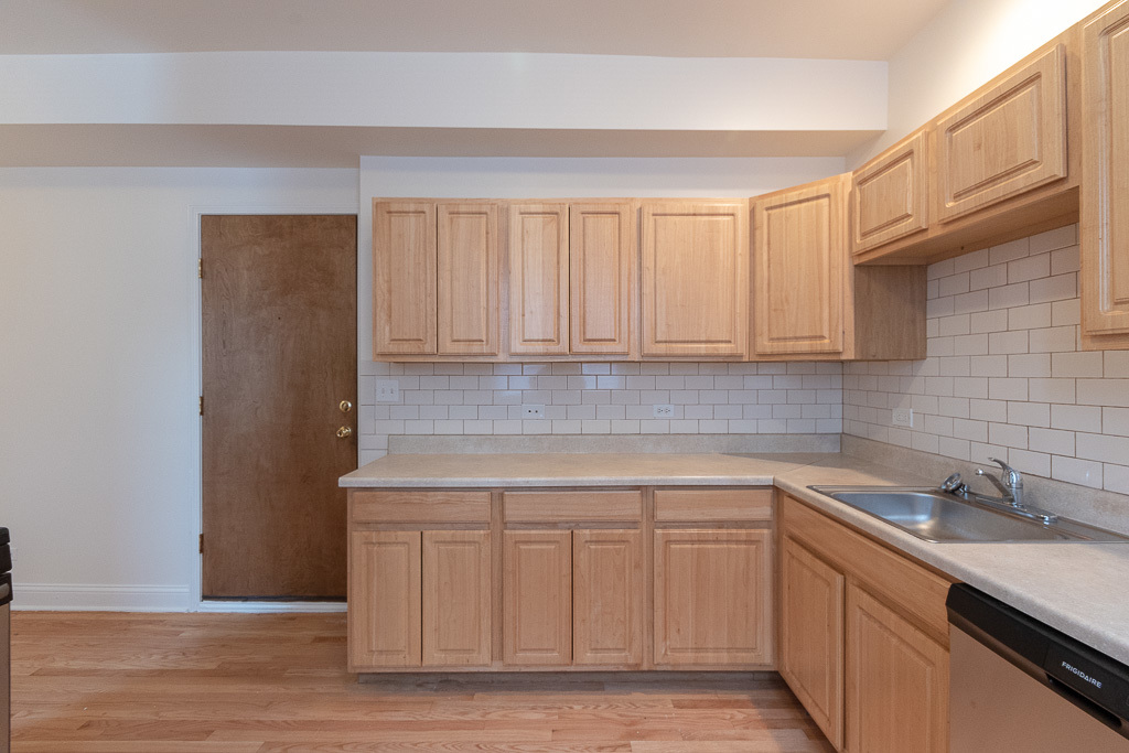 4454 N Sheridan Road 2