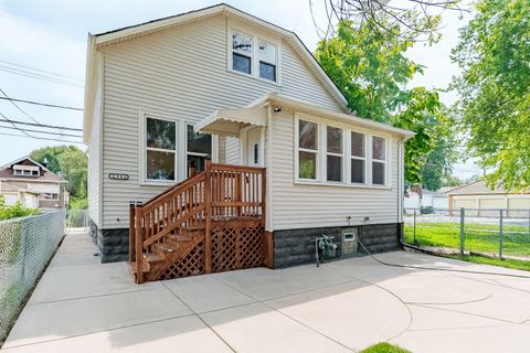 Tiny photo for 2343 Ridgeland Avenue, Berwyn, IL 60402 (MLS # 12500676)