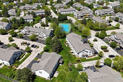 Tiny photo for 563 Willow Way #563, Lindenhurst, IL 60046 (MLS # 12647452)