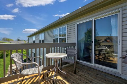 Tiny photo for 563 Willow Way #563, Lindenhurst, IL 60046 (MLS # 12647452)
