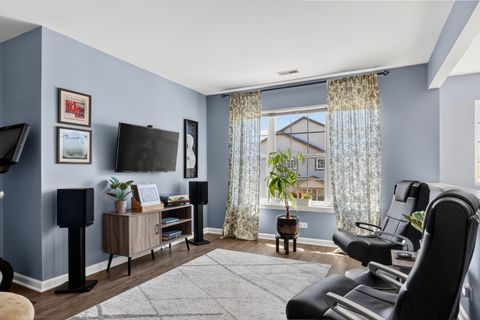 Tiny photo for 563 Willow Way #563, Lindenhurst, IL 60046 (MLS # 12647452)