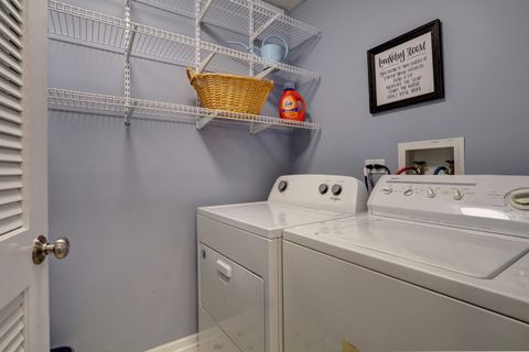 Tiny photo for 563 Willow Way #563, Lindenhurst, IL 60046 (MLS # 12647452)