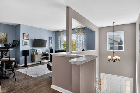 Tiny photo for 563 Willow Way #563, Lindenhurst, IL 60046 (MLS # 12647452)