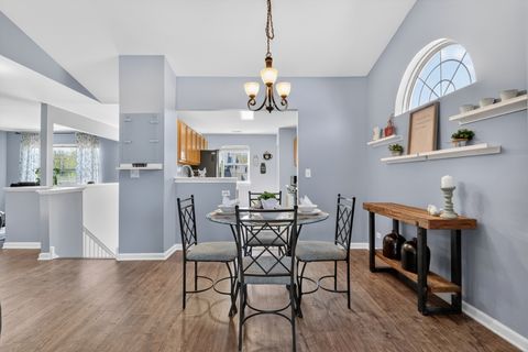 Tiny photo for 563 Willow Way #563, Lindenhurst, IL 60046 (MLS # 12647452)