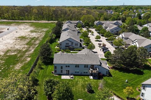 Tiny photo for 563 Willow Way #563, Lindenhurst, IL 60046 (MLS # 12647452)
