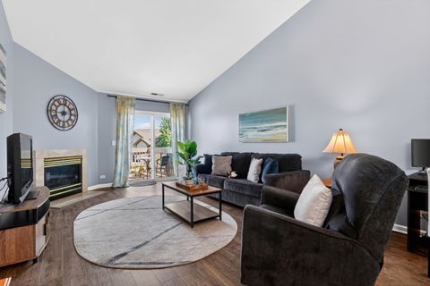 Tiny photo for 563 Willow Way #563, Lindenhurst, IL 60046 (MLS # 12647452)
