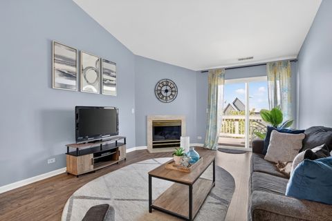 Tiny photo for 563 Willow Way #563, Lindenhurst, IL 60046 (MLS # 12647452)