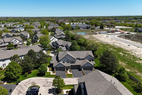 Tiny photo for 563 Willow Way #563, Lindenhurst, IL 60046 (MLS # 12647452)