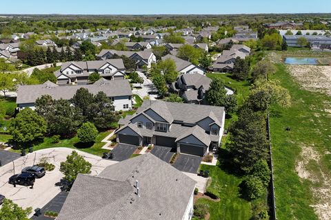 Tiny photo for 563 Willow Way #563, Lindenhurst, IL 60046 (MLS # 12647452)