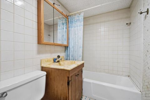 Tiny photo for 9620 W Higgins Road #2D, Rosemont, IL 60018 (MLS # 12622558)