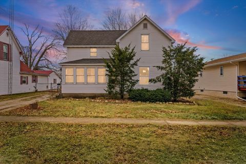Photo of 242 E Pine Street, Paxton, IL 60957 (MLS # 12639456)