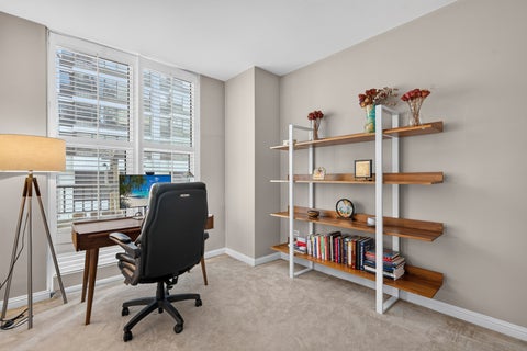 Tiny photo for 25 E Superior Street #1006, Chicago, IL 60611 (MLS # 12749807)