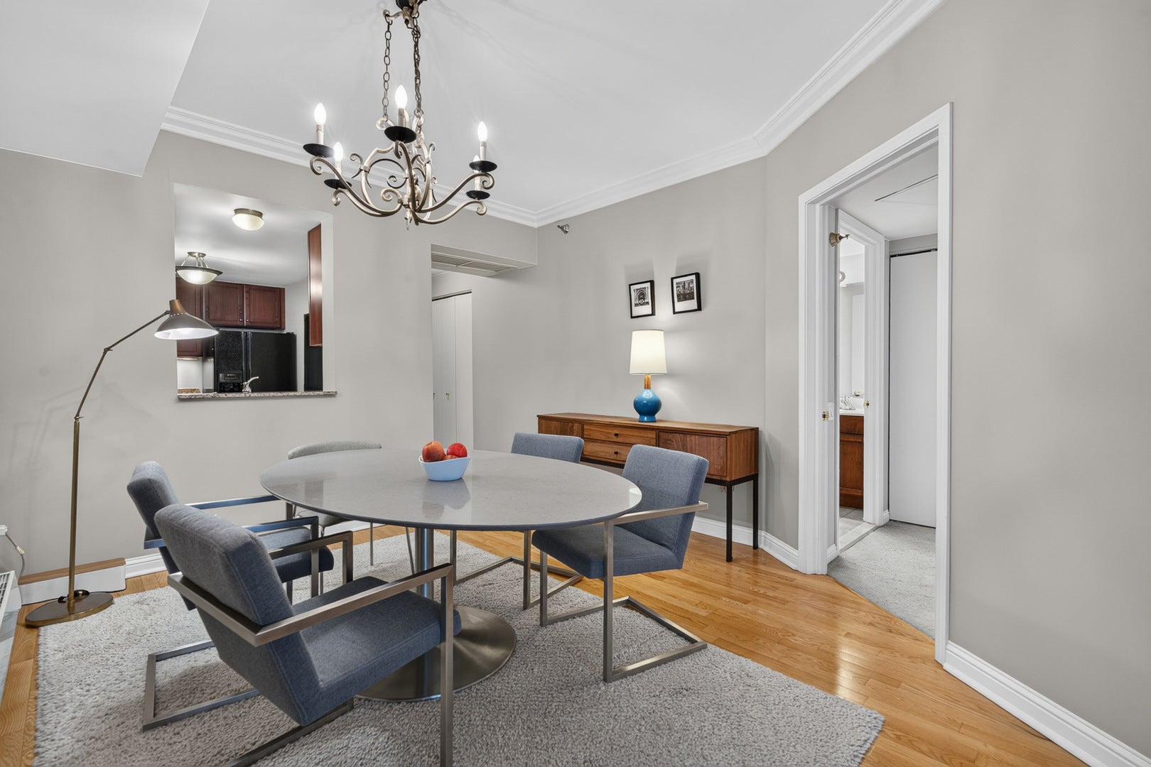 25 E Superior Street 1006