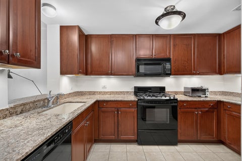 Tiny photo for 25 E Superior Street #1006, Chicago, IL 60611 (MLS # 12749807)