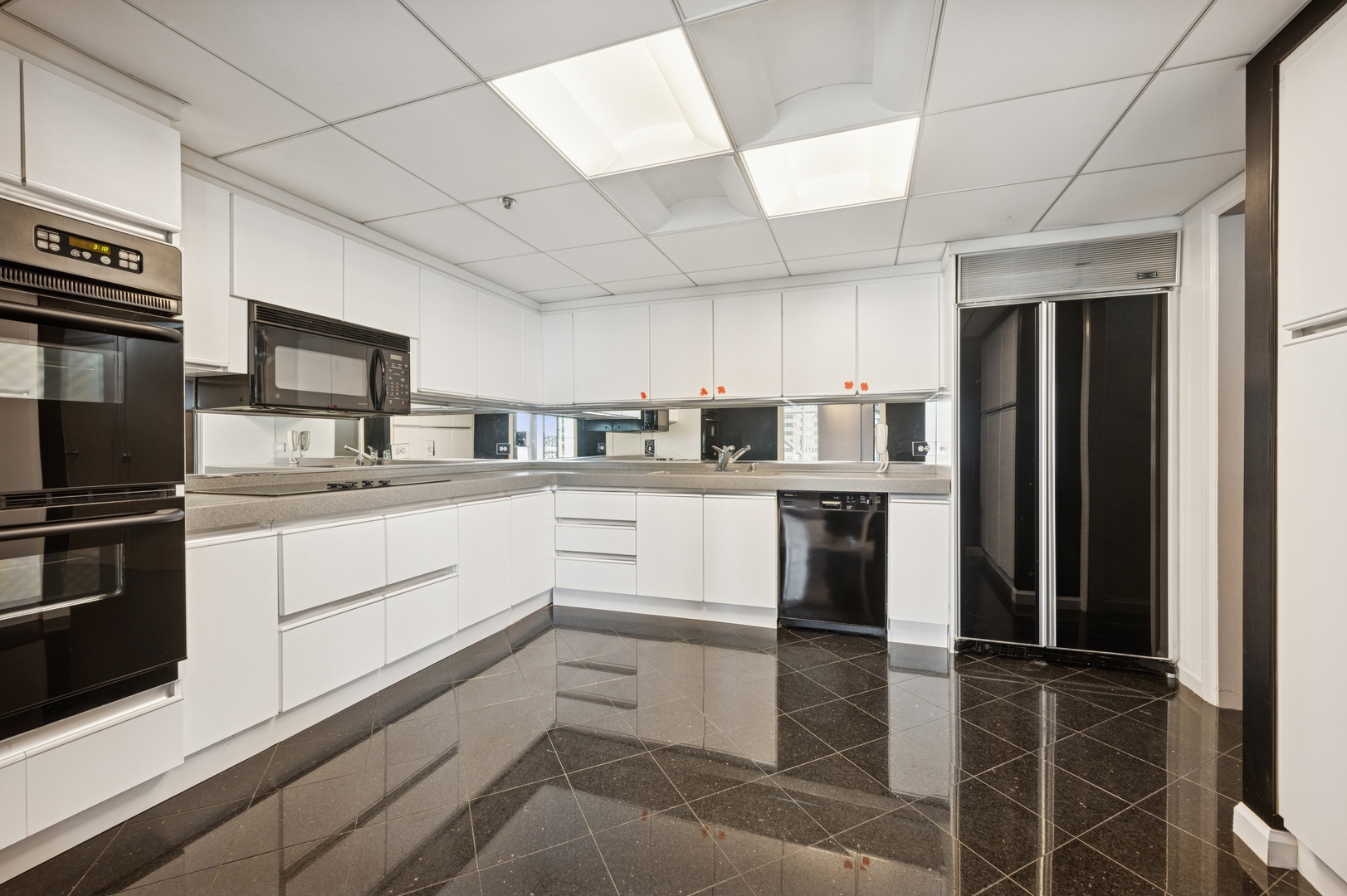 161 E Chicago Avenue 32H