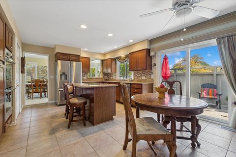 Tiny photo for 868 Longmeadow Court, Lake Barrington, IL 60010 (MLS # 12548100)