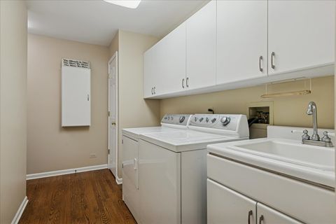 Tiny photo for 868 Longmeadow Court, Lake Barrington, IL 60010 (MLS # 12548100)