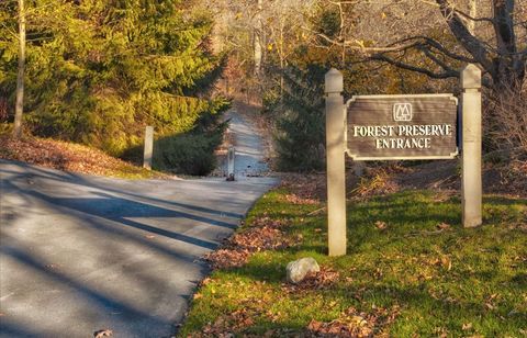 Tiny photo for 868 Longmeadow Court, Lake Barrington, IL 60010 (MLS # 12548100)