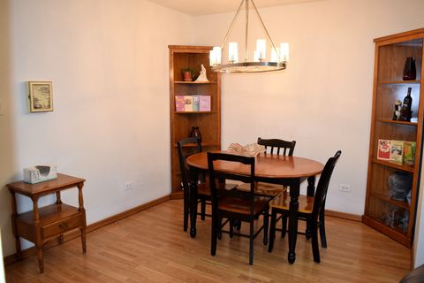 Tiny photo for 2243 W Nichols Road #31B, Arlington Heights, IL 60004 (MLS # 12582357)