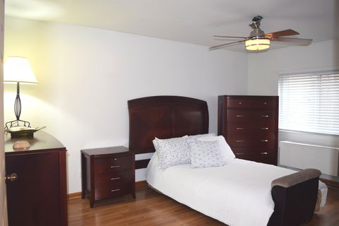 Tiny photo for 2243 W Nichols Road #31B, Arlington Heights, IL 60004 (MLS # 12582357)