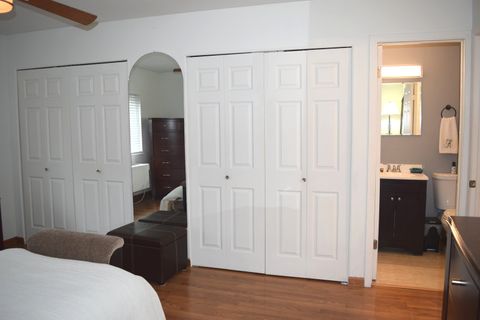 Tiny photo for 2243 W Nichols Road #31B, Arlington Heights, IL 60004 (MLS # 12582357)