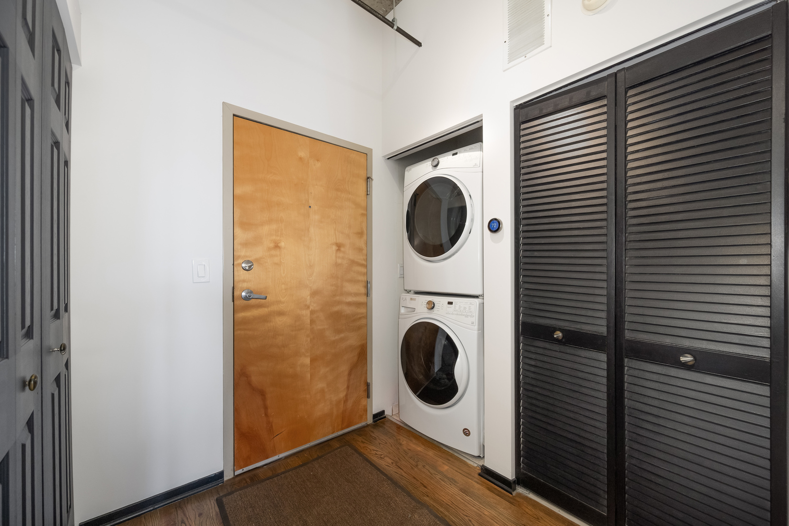 6 S Laflin Street 722