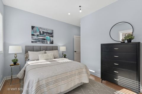 Tiny photo for 847 W Ainslie Street #3E, Chicago, IL 60640 (MLS # 12496882)
