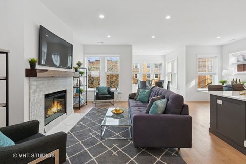 Tiny photo for 847 W Ainslie Street #3E, Chicago, IL 60640 (MLS # 12496882)