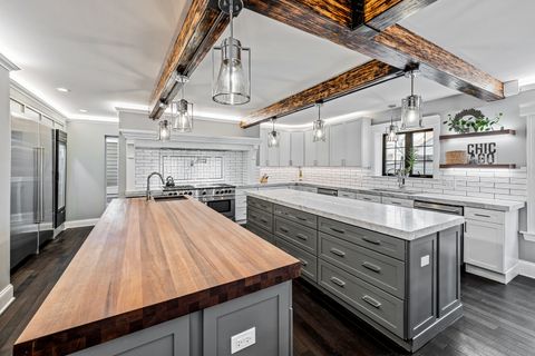 Tiny photo for 2712 W Sunnyside Avenue, Chicago, IL 60625 (MLS # 12584477)