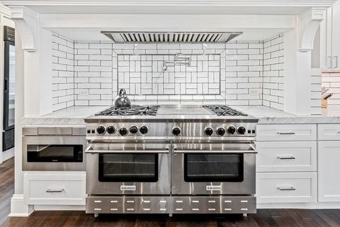 Tiny photo for 2712 W Sunnyside Avenue, Chicago, IL 60625 (MLS # 12584477)