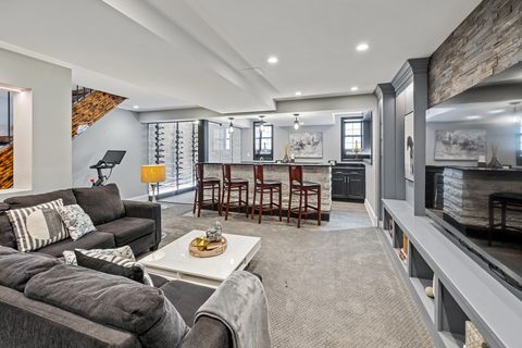 Tiny photo for 2712 W Sunnyside Avenue, Chicago, IL 60625 (MLS # 12584477)