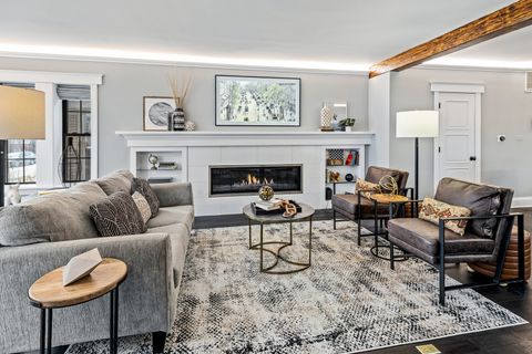 Tiny photo for 2712 W Sunnyside Avenue, Chicago, IL 60625 (MLS # 12584477)