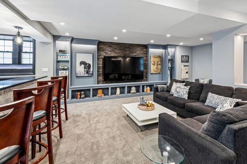 Tiny photo for 2712 W Sunnyside Avenue, Chicago, IL 60625 (MLS # 12584477)