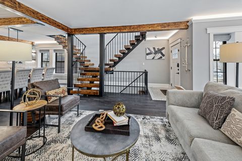 Tiny photo for 2712 W Sunnyside Avenue, Chicago, IL 60625 (MLS # 12584477)