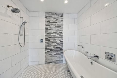 Tiny photo for 2712 W Sunnyside Avenue, Chicago, IL 60625 (MLS # 12584477)