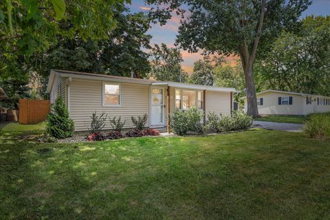 Tiny photo for 901 E Fairview Drive, Tuscola, IL 61953 (MLS # 12709824)