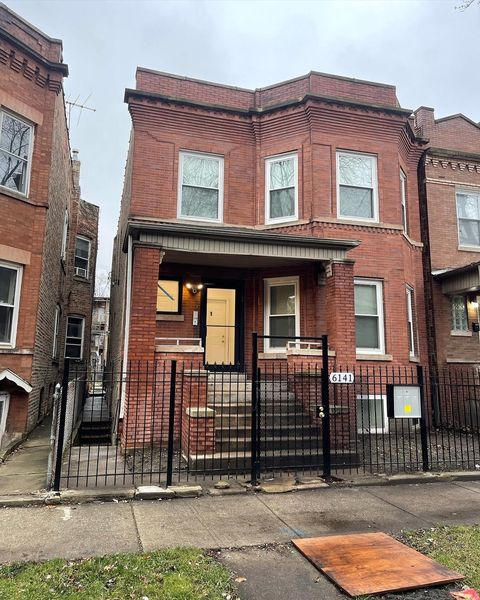 6141 S Eberhart Avenue Chicago IL 60637